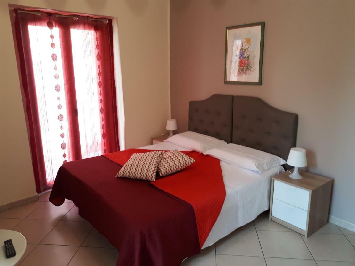 Casa Vacanza "La Chiazza Di Grutti" Grotte  Eksteriør billede