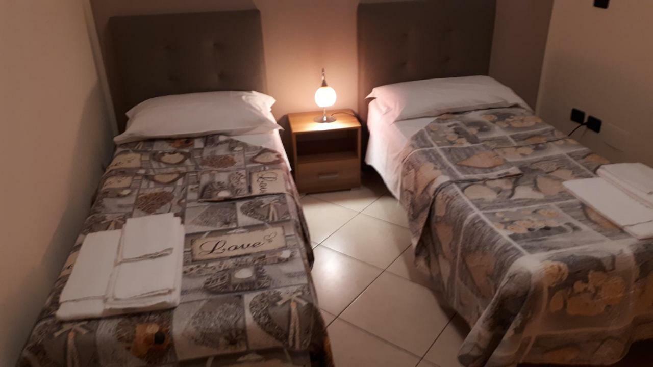Casa Vacanza "La Chiazza Di Grutti" Grotte  Eksteriør billede